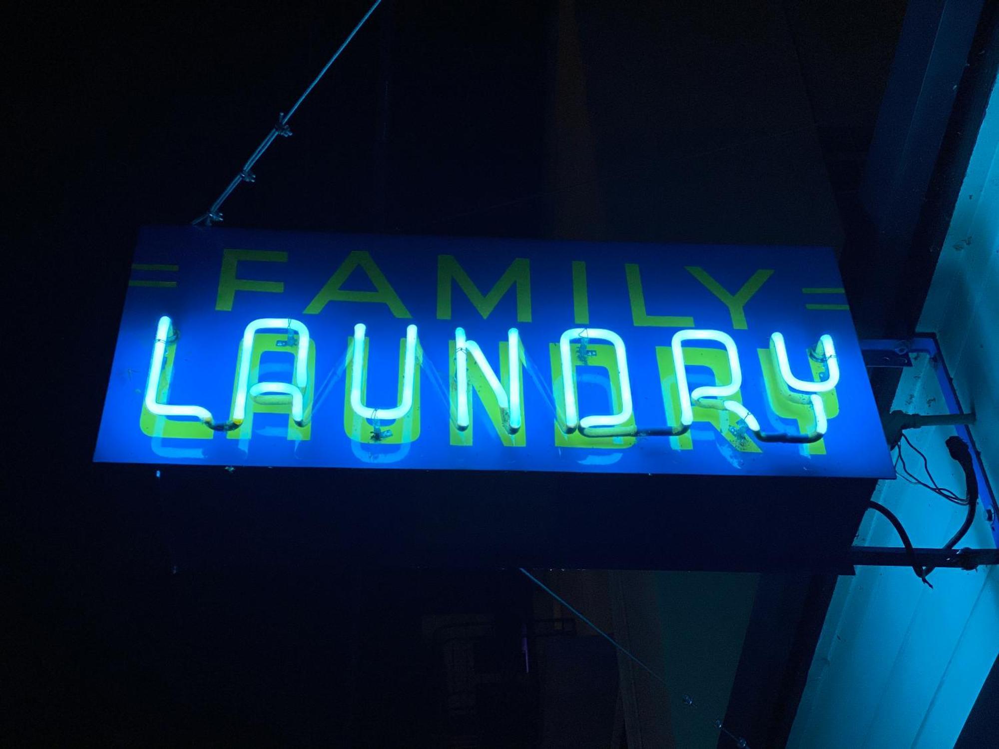 Family Laundry & Spa ซาคราเมนโต ภายนอก รูปภาพ
